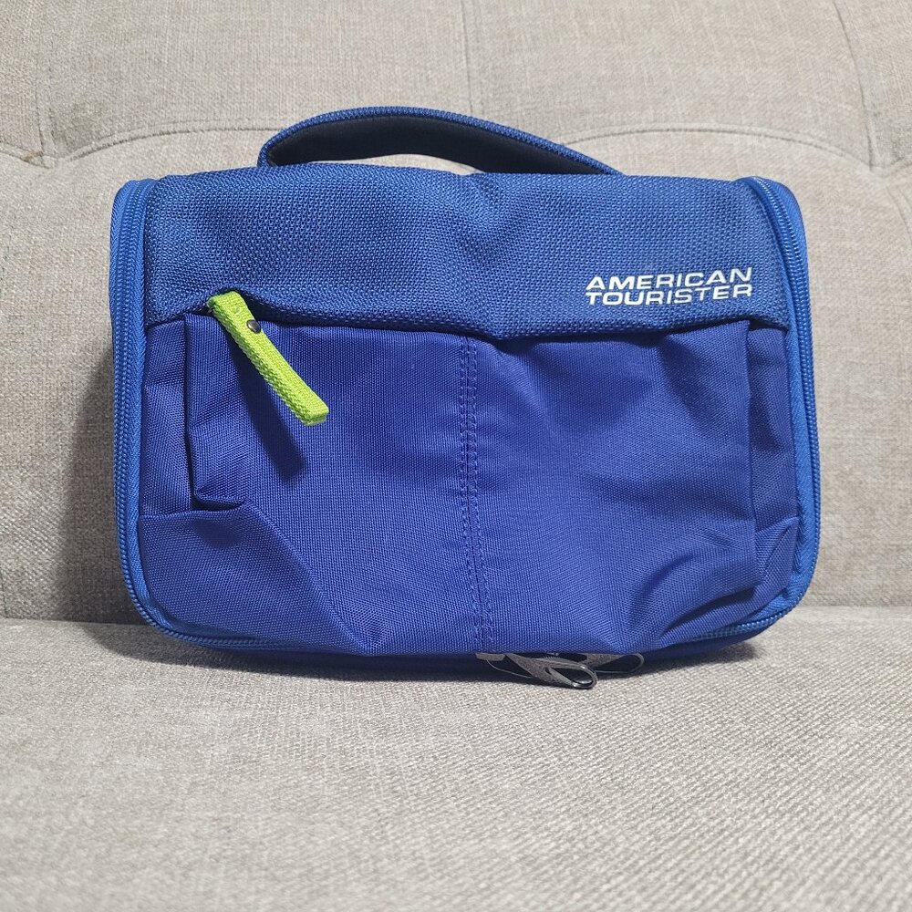 American Tourister Hanging Toiletry Bag